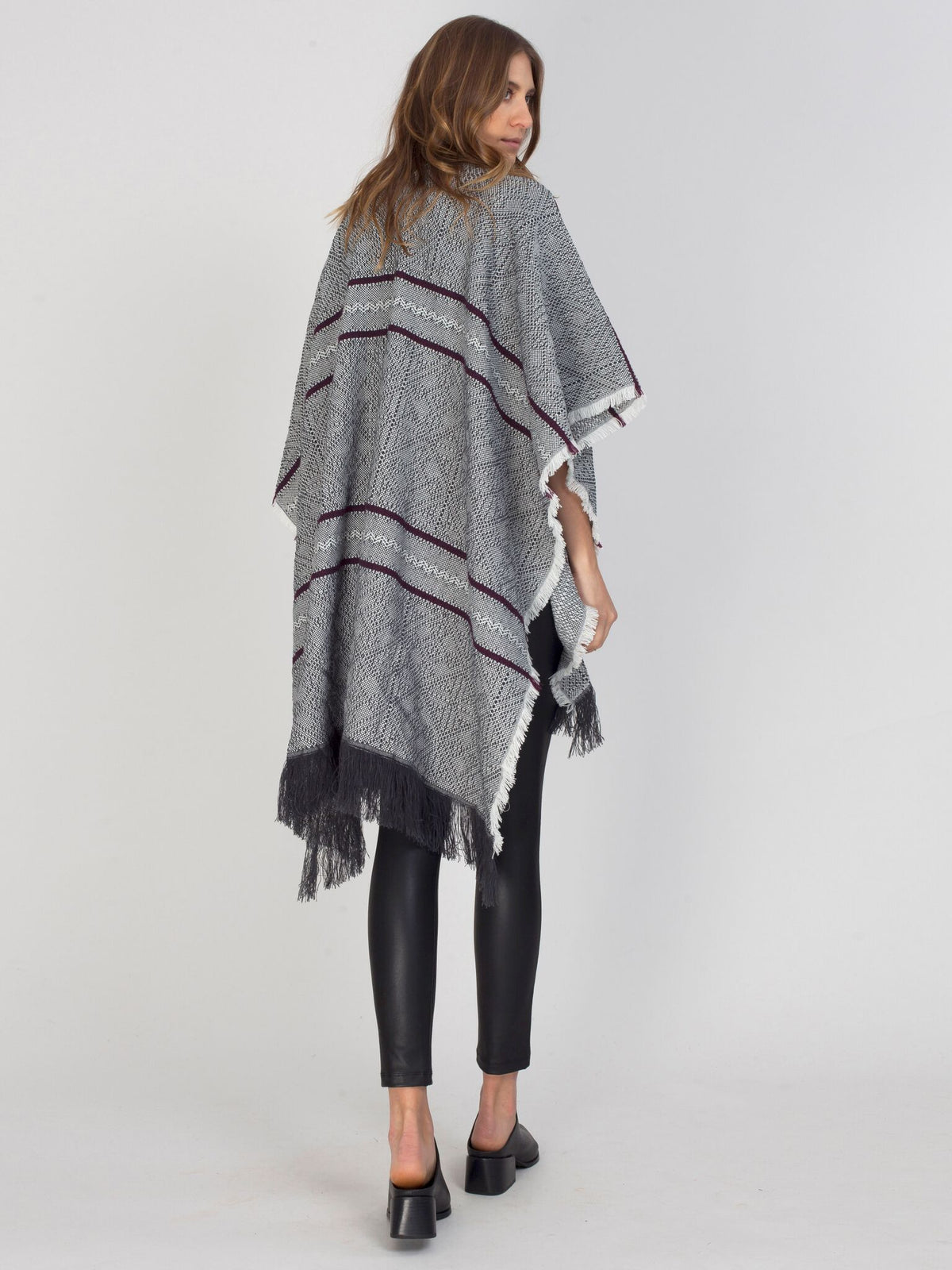 GENTLE FAWN- Wilder Shawl