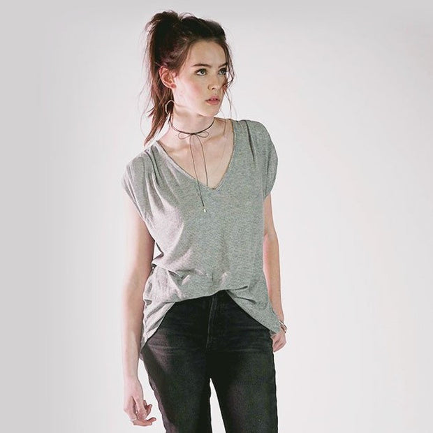 KNOT SISTERS Plunge Tee