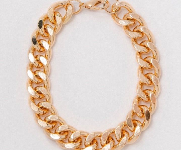 PETIT MOMENTS Crossover Bracelet