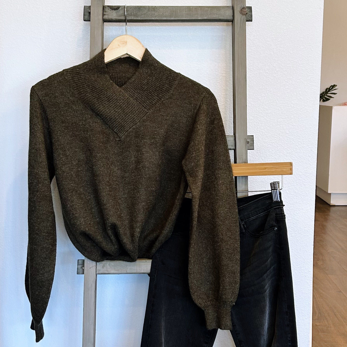 HEARTLOOM Leanna Sweater