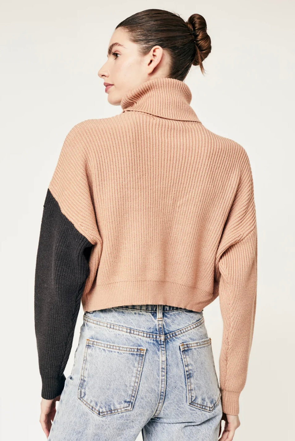 DELUC Leone Colorblock Sweater